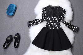 2014新款大牌女装 领口钉珠蕾丝拼接真丝爱心印花连衣裙，定义春夏优雅风尚